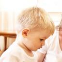 Que faire si un enfant ment : raisons, méthodes parentales, conseils de psychologues